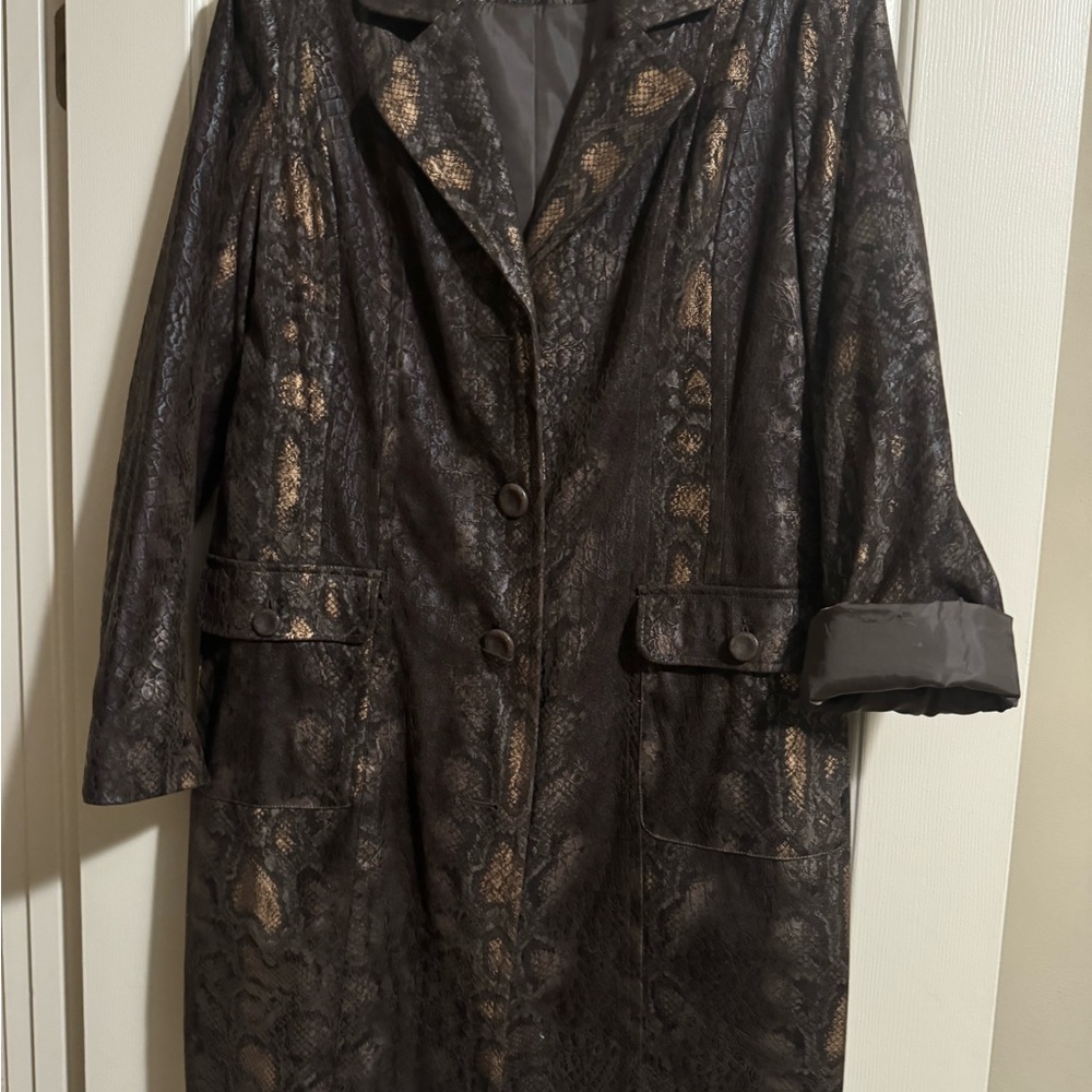 Light weight coat. Snake skin colors